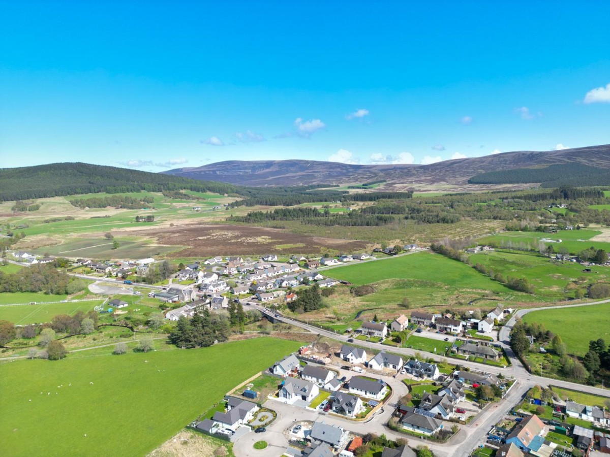 Images for 4 Auchroisk Road, Cromdale, Grantown on Spey EAID:massoncairnsltdapi BID:1